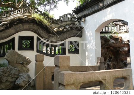 豫园、庭園の風景　上海 128643522