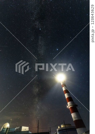 【北海道_稚内市_ノシャップ岬】ミットナイト ノシャップ 稚内灯台と天の川 7月 【北海道_稚内市_ノシャップ岬】ミットナイト ノシャップ 稚内灯台と天の川 7月 128643629