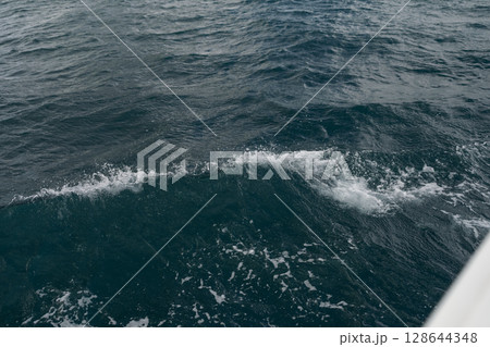 Closeup ocean waves with turquoise water 128644348