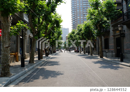 上海の都市風景 128644552