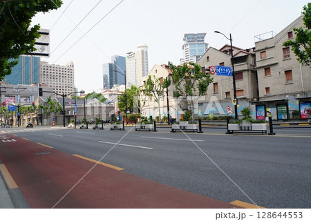 上海の都市風景 128644553