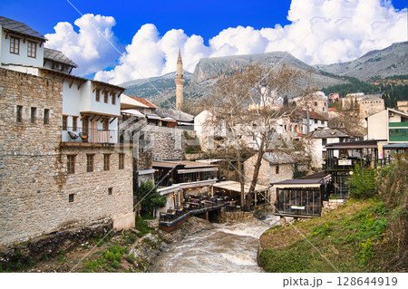 モスタルの美しい景観 128644919