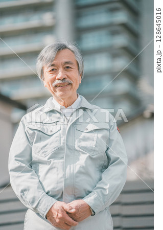 80 year olds 128645016