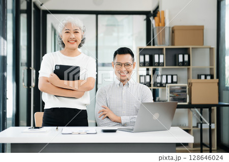 Portrait of success business people working together in office. 128646024