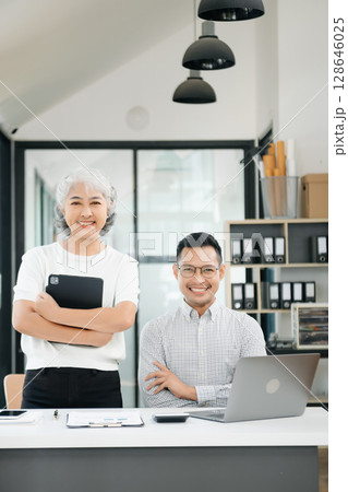 Portrait of success business people working together in office. 128646025