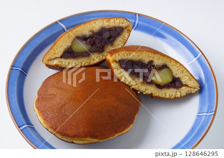 栗のどら焼き 栗のどら焼き 128646295