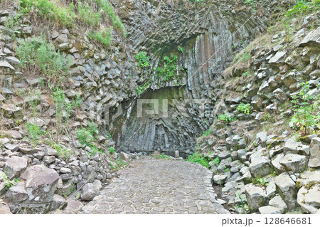 【玄武洞公園 玄武洞 (南朱雀洞)】 兵庫県豊岡市赤石 128646681