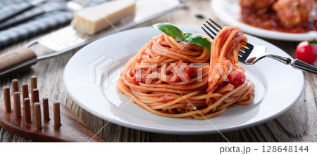 余った手羽元トマト煮で簡単リメイク!おうちパスタ 余った手羽元トマト煮で簡単リメイク!おうちパスタ 128648144