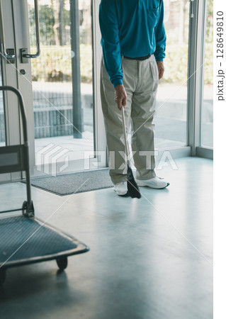 80 year olds 80 year olds 128649810