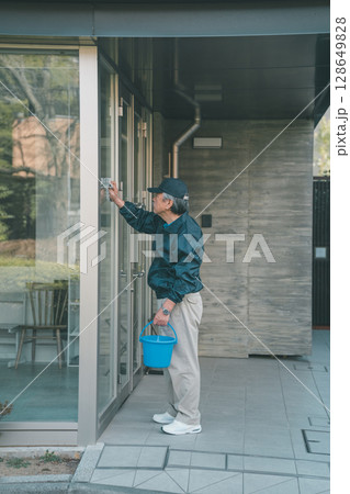 80 year olds 80 year olds 128649828