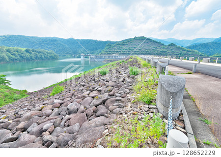 【殿ダム】 鳥取県鳥取市国府町殿 【殿ダム】 鳥取県鳥取市国府町殿 128652229