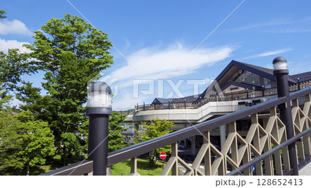レトロな駅舎 128652413