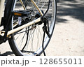 自転車パーツ接写　高解像度のメカニカルディテール 128655011