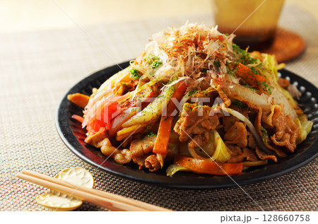 焼きそば 128660758