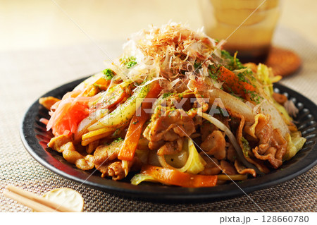 焼きそば 128660780