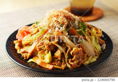 焼きそば 128660790