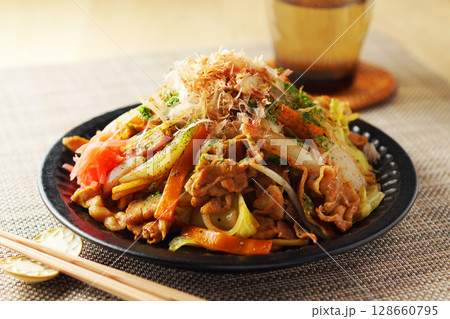 焼きそば 128660795