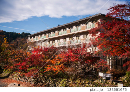 Hotel in autumn with beautiful red foliage maple leaf in Sakyo, Kyoto 128661676