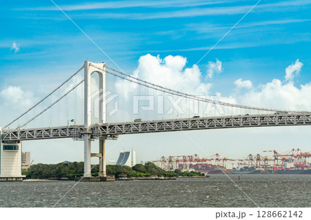 お台場とレインボーブリッジ 128662142