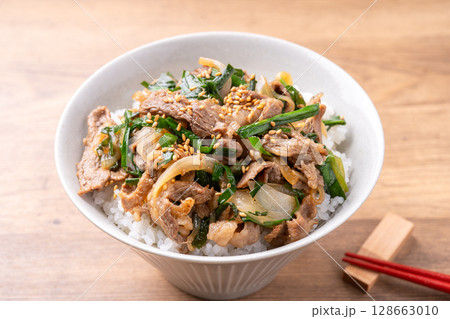 牛焼き肉丼 128663010