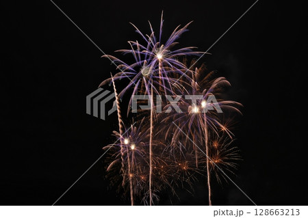 今年の仕掛け花火 128663213