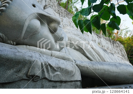 ベトナム ニャチャン ロンソン寺 涅槃像 ベトナム ニャチャン ロンソン寺 涅槃像 128664141