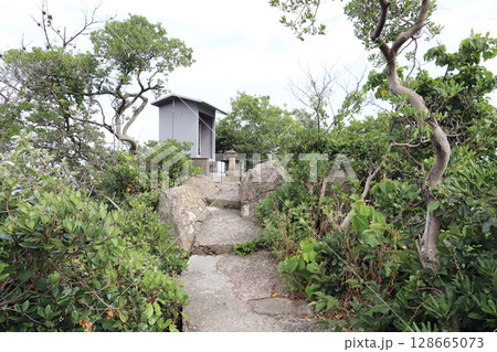 鉾島に鎮座する鉾島神社(福井県 福井市) 鉾島に鎮座する鉾島神社(福井県 福井市) 128665073