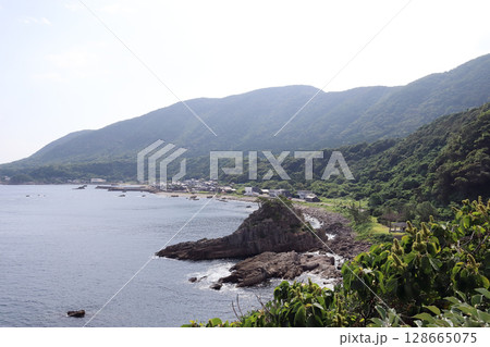 鉾島から望む越前海岸（福井県 福井市 南菅生町） 128665075