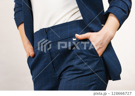 Business woman in suit 128666727