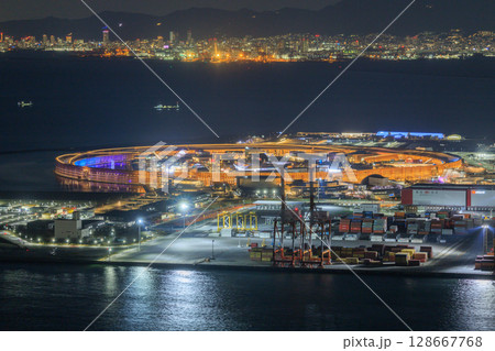 大阪・関西万博の夜の大屋根リング（大阪府大阪市此花区） 128667768