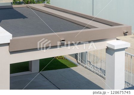 Roof deck floor cover on car park. 128675745