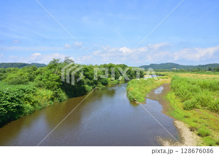JR北海道、根室本線の白糠駅から釧路駅までの車窓風景 128676086