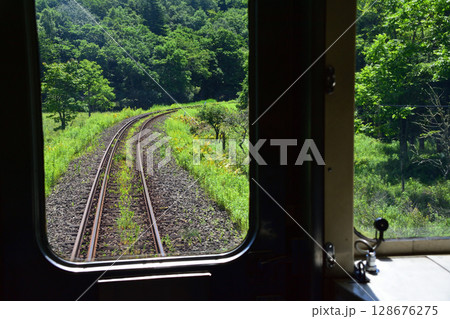 JR北海道、根室本線の釧路駅から上尾幌駅までの車窓風景 128676275