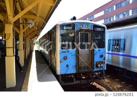 JR北海道、根室本線の釧路駅から上尾幌駅までの車窓風景 JR北海道、根室本線の釧路駅から上尾幌駅までの車窓風景 128676281