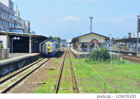JR北海道、根室本線の釧路駅から上尾幌駅までの車窓風景 128676285