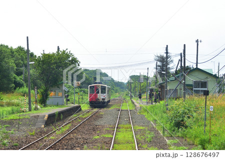 JR北海道、根室本線の厚岸駅から浜中駅までの車窓風景 JR北海道、根室本線の厚岸駅から浜中駅までの車窓風景 128676497