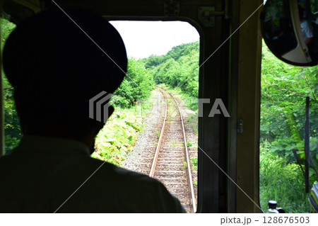JR北海道、根室本線の厚岸駅から浜中駅までの車窓風景 128676503