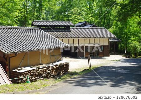 備北丘陵公園たたら工房の景色 備北丘陵公園たたら工房の景色 128676602