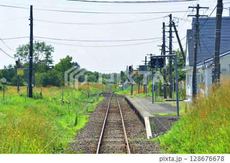 JR北海道、根室本線の厚床駅から落石駅までの車窓風景 JR北海道、根室本線の厚床駅から落石駅までの車窓風景 128676678