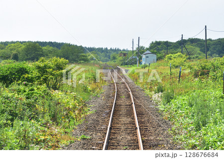 JR北海道、根室本線の厚床駅から落石駅までの車窓風景 JR北海道、根室本線の厚床駅から落石駅までの車窓風景 128676684
