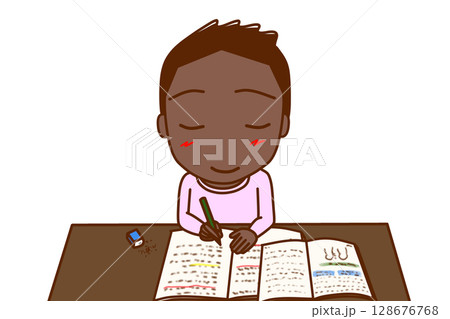 （上半身正面）一生懸命笑顔で楽しく勉強がはかどるアフリカ系少年 128676768