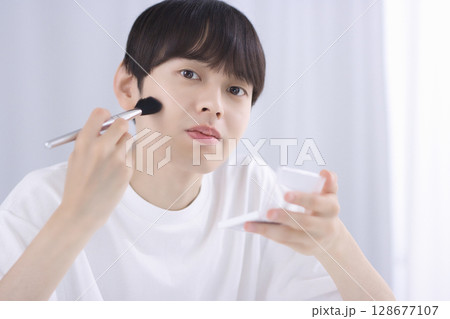 20代男性のビューティー 20代男性のビューティー 128677107