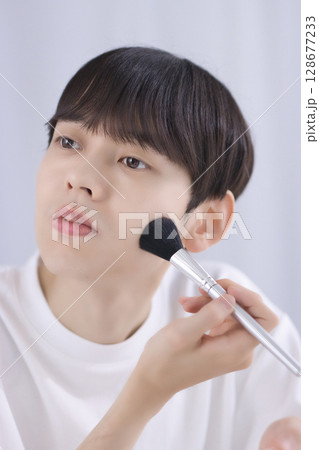 20代男性のビューティー 128677233