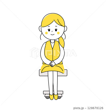 椅子に座る制服姿の笑顔の女性 128678126