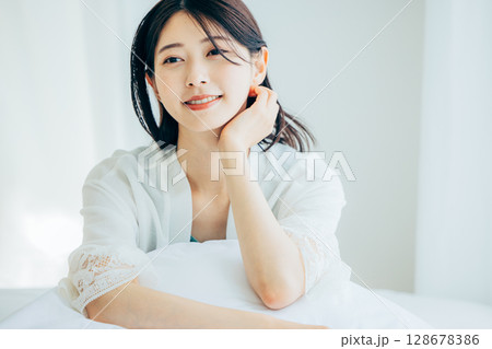 若い女性のビューティー 128678386