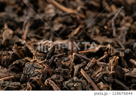烏龍茶の茶葉のクローズアップ 128678844