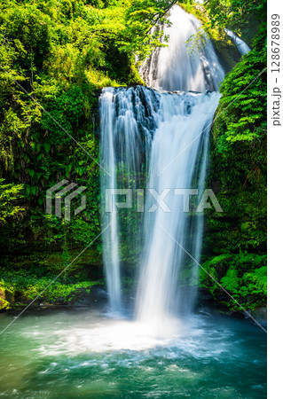 新緑の慈恩の滝　【大分県日田市】 128678989