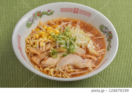 定番ラーメン 醤油ラーメン 定番ラーメン 醤油ラーメン 128679199