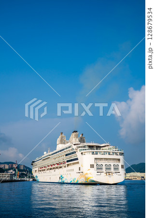 長崎港客船入港（Star Navigator）水辺の森公園【長崎市】 128679534