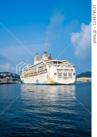 長崎港客船入港(Star Navigator)水辺の森公園【長崎市】 長崎港客船入港(Star Navigator)水辺の森公園【長崎市】 128679535